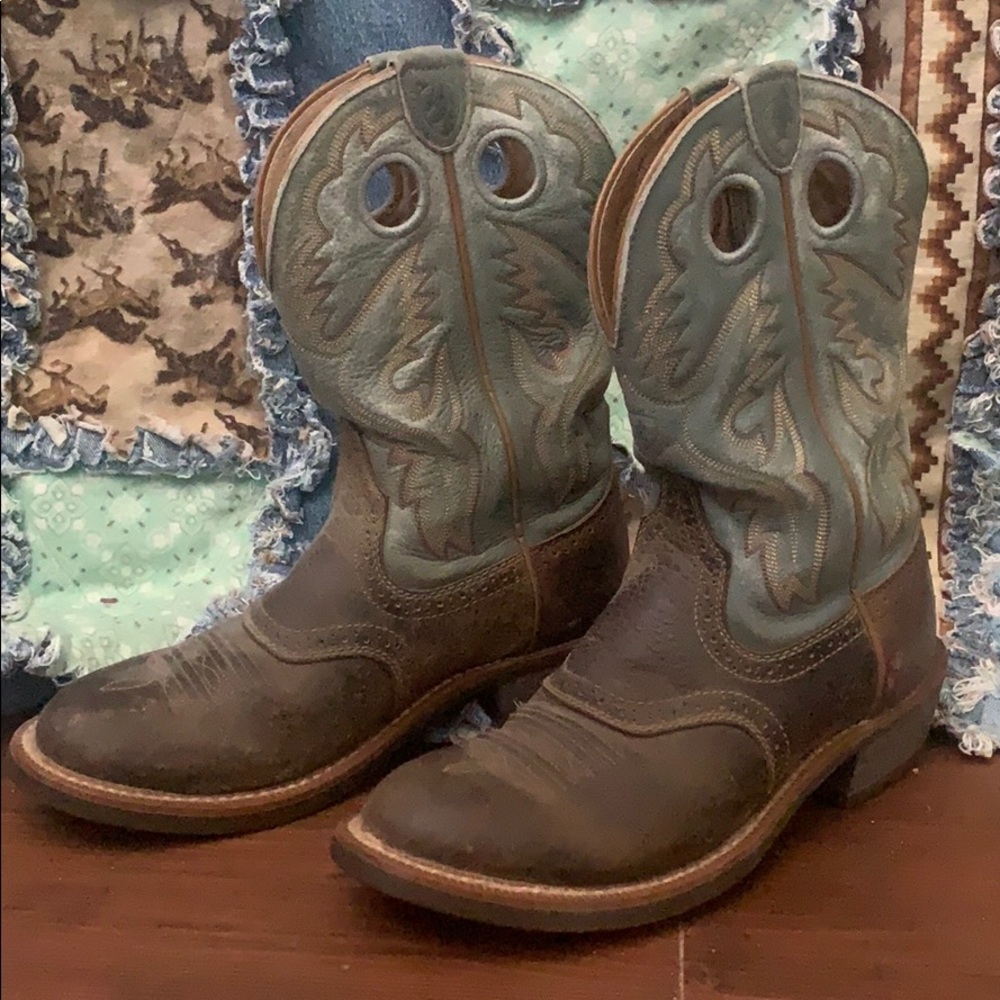 Ariat boots size 6.5